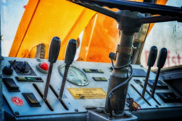 2 τσιγγάνοι αποπειράθηκαν να κλέψουν πετρέλαιο από φορτηγά του Δήμου Οιχαλίας