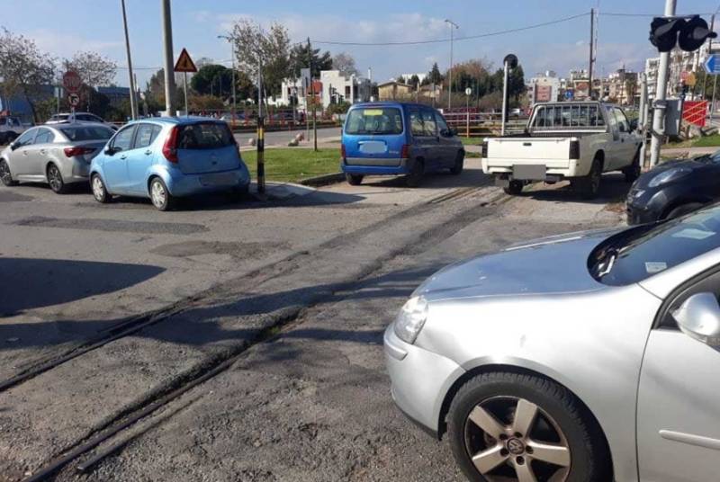 Παρκάρουν παντού...