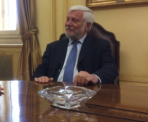 Ο Τατούλης ονειρεύεται να γίνει κυβερνήτης: Θέλει η Πελοπόννησος να γίνει… Καταλονία