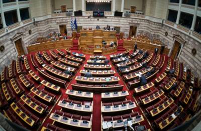 Boυλή: Παράταση έως τις 31/7 για την υποβολή των οικονομικών καταστάσεων των κομμάτων