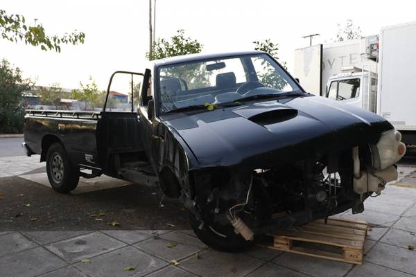 Καλαμάτα: Οι κλέφτες άφησαν από αγροτικό μόνο λαμαρίνες και πλαστικά