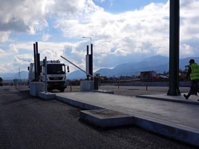 Αντί να απολογούνται για την καθυστέρηση πανηγυρίζουν!