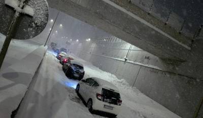 Κακοκαιρία Ελπίδα: Επιπλέον οχήματα της Πολιτικής Προστασίας για μεταφορά οδηγών στην Αττική Οδό