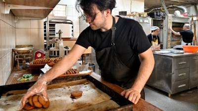 Επέκταση Συλλογικών Συμβάσεων Εργασίας για πάνω από 400.000 εργαζόμενους σε επισιτισμό και ζαχαρώδη προϊόντα
