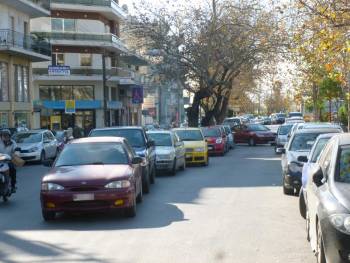 Χαμός στους δρόμους λόγω του κλειστού πάρκινγκ