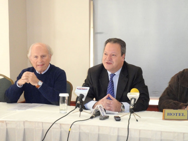 Η &quot;Οικολογική Συμπολιτεία&quot; στηρίζει τον Π. Τατούλη, σύμφωνα με τον επικεφαλής Λάμπρο Μπούκλη