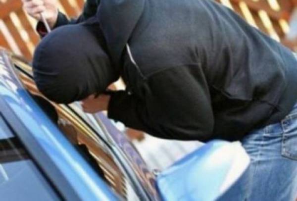 Εκλεψαν 2 αυτοκίνητα στους Γαργαλιάνους
