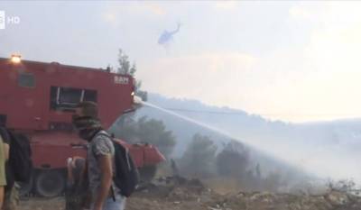 Πάρνηθα: Στα σπίτια στην Αγ. Παρασκευή οι φλόγες – Εκκενώθηκαν γηροκομεία και μοναστήρι (βίντεο)