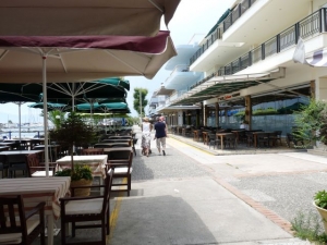 Μειωμένος ο τζίρος στα μαγαζιά της μαρίνας