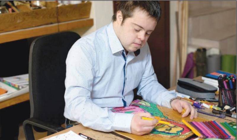 Ο Μεσσήνιος Ορέστης Χιώτης στην έκθεση «Ταξιδεύοντας την τέχνη»