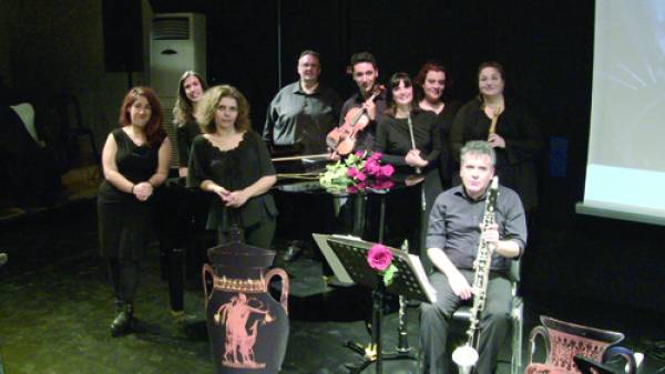 «Ο Ερμής συναντά τον Μπαχ στο καφέ του 1930» στην Καλαμάτα