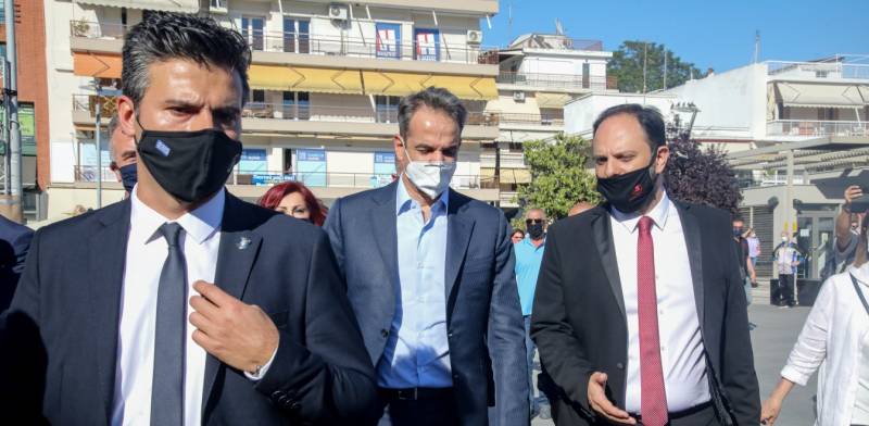 Mητσοτάκης: Να στείλουμε το μήνυμα και στους υγειονομικούς ότι όλοι πρέπει να εμβολιαστούν