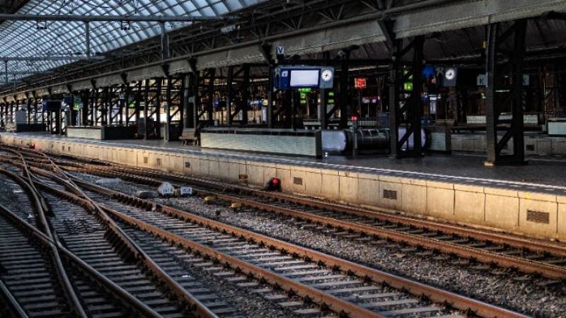 Ολλανδία: Πυρκαγιά προκάλεσε προβλήματα στον σιδηρόδρομο