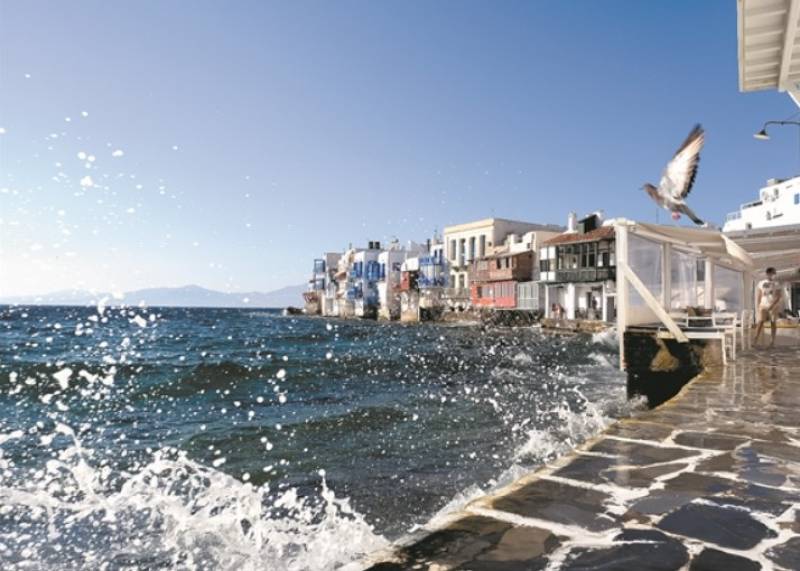 Συλλήψεις στη Μύκονο για παράνομες οικοδομικές εργασίες