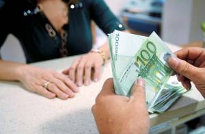 Θα απολογηθεί στην ανακρίτρια γιατί εισέπραξε παράνομα 72.000 ευρώ: Επαιρνε τη σύνταξη της... πεθαμένης θείας