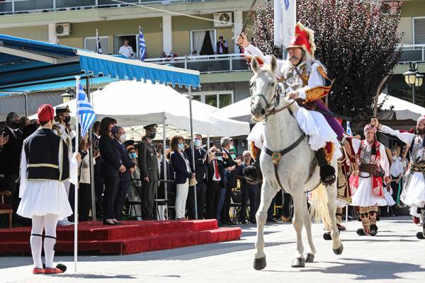 Τατούλης κατά Νίκα για εορτασμό Άλωσης της Τριπολιτσάς