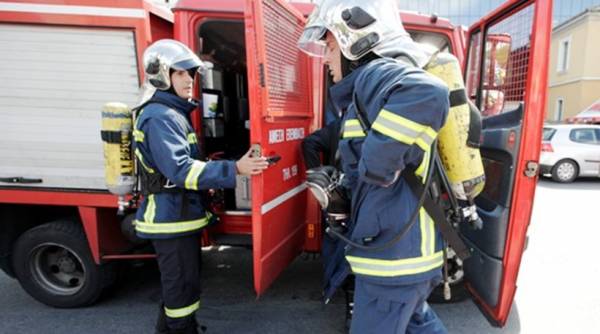 Λάρισα: Νεκρός σε κατάσβεση πυρκαγιάς σε πολυκατοικία