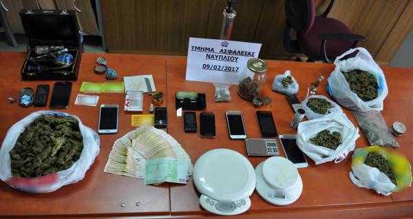 Δύο σπέιρες διακινούσαν χασίς και κοκαΐνη σε Αργολίδα, Καρδίτσα και Αττική - 16 συλλήψεις