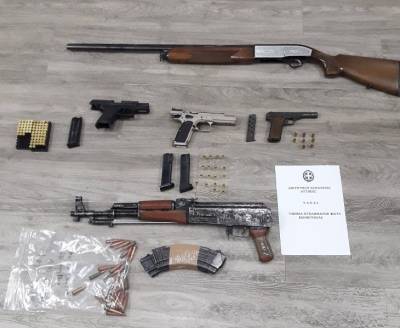 Εξαρθρώθηκε σπείρα με βαρύ οπλισμό, που λήστευε κοσμηματοπωλεία σε Τρίπολη, Χαλκίδα και Αττική (βίντεο)