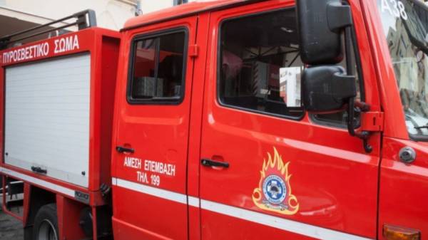 Αρκαδία: Πυρκαγιά στα Καλύβια Μεγαλόπολης - Ενεργοποίηση του 112 για το Λεοντάρι