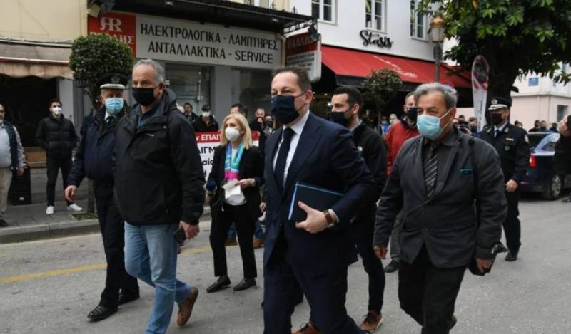 Πέτσας: Όλοι δίνουμε μαζί τη μάχη και βγαίνουμε νικητές όταν βάζουμε πλάτη