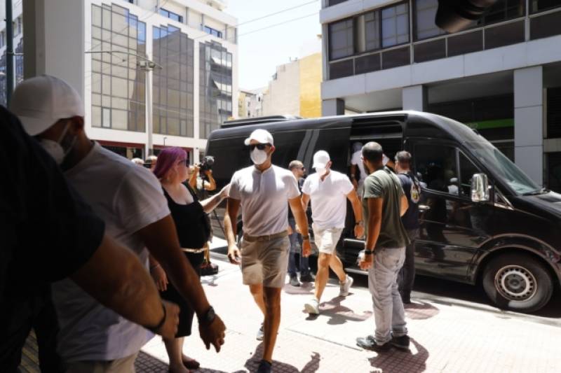 Φωτιά στην Ύδρα: Δίωξη για κακούργημα στους 13 συλληφθέντες (βίντεο)