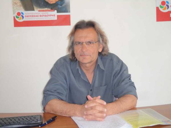 Ο Πατσαρίνος καταγγέλλει: &quot;Πενταμηνίτες υπάλληλοι τηλεφωνούν για τον Τατούλη&quot;