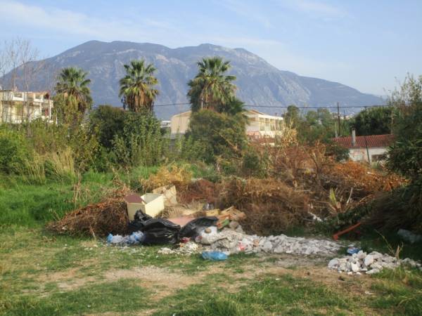 Μπήκαν και τα μπάζα!