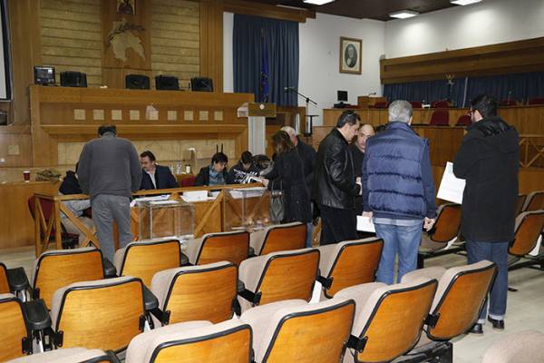 Αναμέτρηση Μεϊμάρακη - Μητσοτάκη για την αρχηγία της Ν.Δ.