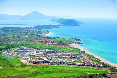 1 δισ. η επένδυση της Costa Navarino. 17,5 εκ. ευρώ περισσότερα φέτος από τον τουρισμό