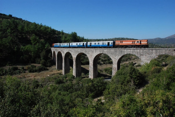 Εκδρομές με τρένο στην Πελοπόννησο