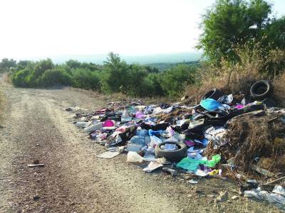 Ο Αγροτικός Σύλλογος Χανδρινού κατά δήμου για τους δρόμους 