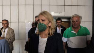 Αγωγή κατά της εφημερίδας «Μακελειό» κατέθεσε η Ρένα Δούρου