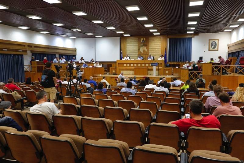 Καλαμάτα: Επέστρεψε στο "Κουμουνδούρος" το Δημοτικό Συμβούλιο Καλαμάτας (βίντεο-φωτογραφίες)