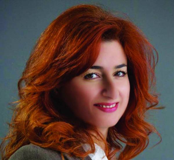 Σκλήκα: "Να μην κλείσει το στρατόπεδο"