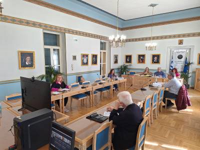 Περιφερειακή Επιτροπή: Προμήθεια προκατασκευασμένων αποδυτηρίων για γήπεδα