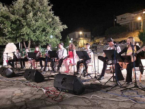 Ρεμπέτικα τραγούδια στην 120 ΠΕΑ