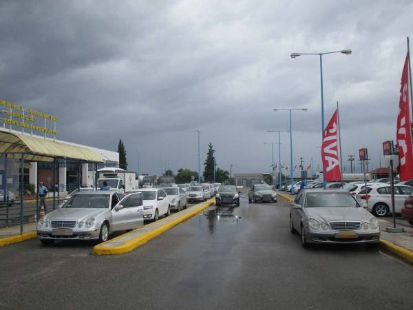 Αναζήτηση λύσεων για τα ταξί στο αεροδρόμιο Καλαμάτας