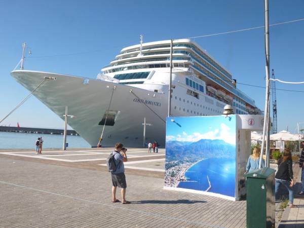 Στην Καλαμάτα με 1.340 επιβάτες σήμερα το &quot;Costa Neoromantica&quot;