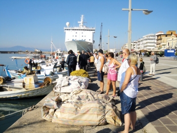 1.500 Αγγλοι τουρίστες πλημμύρισαν την Καλαμάτα