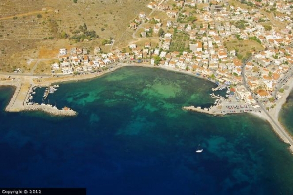 Η Μαρίνα της Μονεμβασιάς στη Βουλή από το Θανάση Δαβάκη