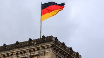 Η Γερμανία μπορεί να διδαχθεί πραγματισμό από την Ελλάδα (Handelsblatt)