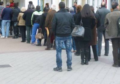 Ουρές για το εργόσημο  