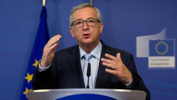 Γιούνκερ: "Κανείς δεν μπορεί να θέλει να πετάξει την Ελλάδα έξω από την Ευρώπη"