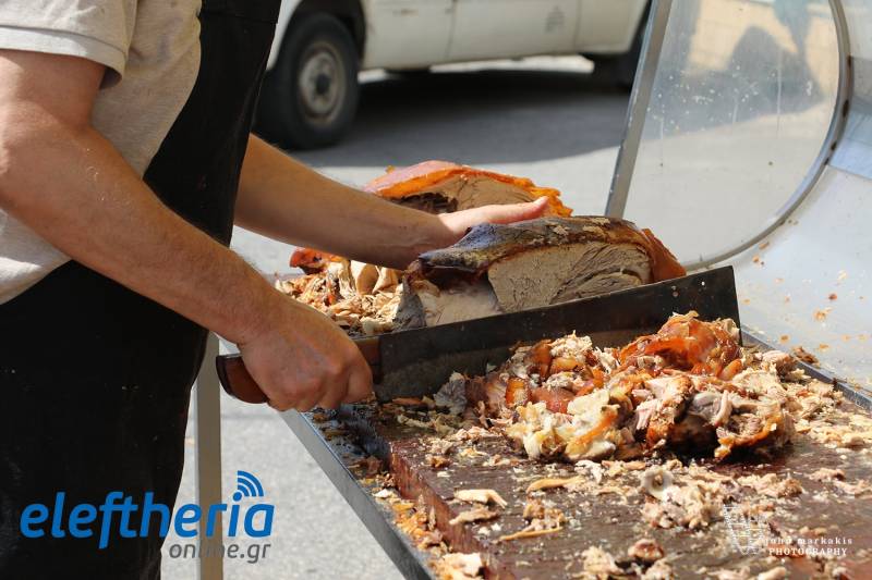 Taste Atlas: Η Καλαμάτα πρωταγωνιστεί στην παγκόσμια γαστρονομία - Ξεχωρίζει η γουρνοπούλα