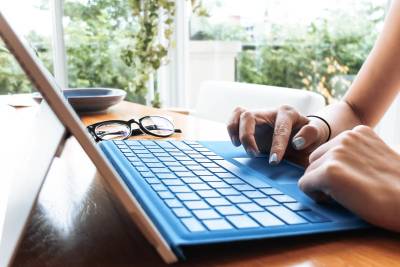 Υπουργείο Εργασίας: Ενεργοποιούνται οι Ατομικοί Λογαριασμοί Δεξιοτήτων για επαγγελματική κατάρτιση ανέργων και εργαζομένων, με όφελος έως 1.500 ευρώ