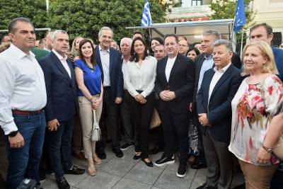 Καλαμάτα: Εγκώμια κεντρικών στελεχών της ΝΔ για Σαμαρά και &quot;ψάρεμα&quot; στα δεξιά του κόμματος τους