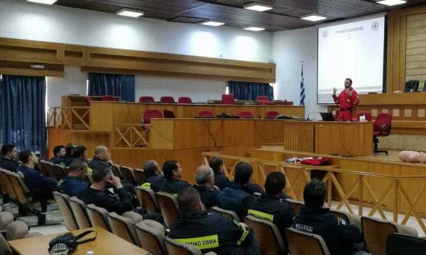 Καλαμάτα: Εκπαίδευση για κατάσβεση φωτιάς σε φωτοβολταϊκά και απεγκλωβισμό με ανάσυρση