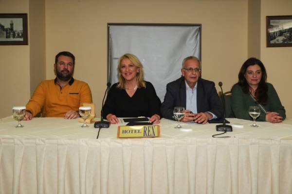 Ρένα Δούρου και Πάνος Ρήγας από Καλαμάτα: “Πολιτική αλλαγή με πρωτοστάτη τον ΣΥΡΙΖΑ” (βίντεο)