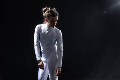 “Akinetopsia”: Σόλο παράσταση χορού της Ναυσικάς Πέππα - Τριαντάρη